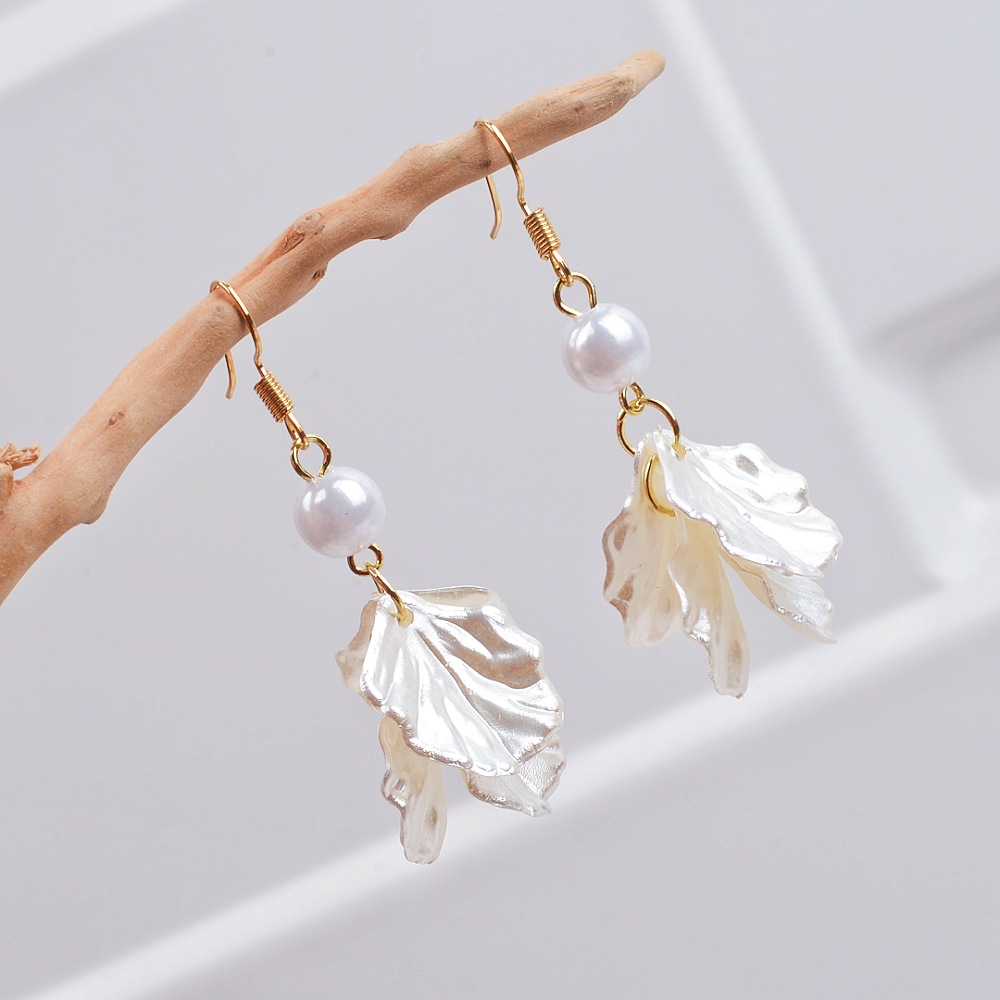 White jewelry,Shell Pearl Detail White Color Earrings
