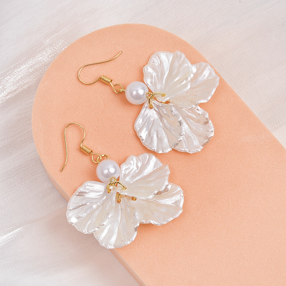 White jewelry,Shell Pearl Detail White Color Earrings