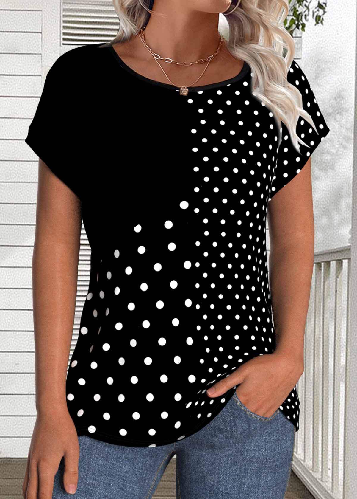 Rotita Patchwork-T-Shirt mit Polka Dots in Schwarz und Rundhalsausschnitt