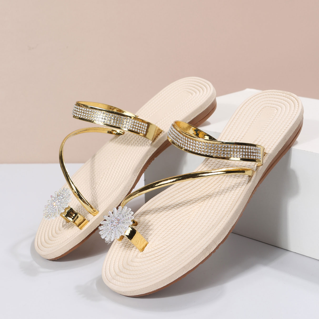 Golden shoes,Plain Color shoes,Golden Falt Toe Post Flip Flops