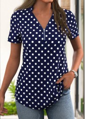 Rotita-T-Shirt mit Reißverschluss und Polka Dots in Marineblau mit V-Ausschnitt