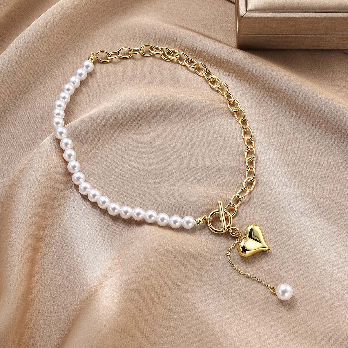Golden jewelry,Golden Color Heart Alloy Detail Necklace