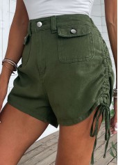 Olivgrüne Shorts mit normaler Knopfleiste und Tasche