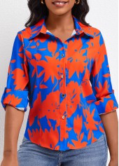 Himmelblaue Bluse mit Hemdkragen und Knopfblatt-Print