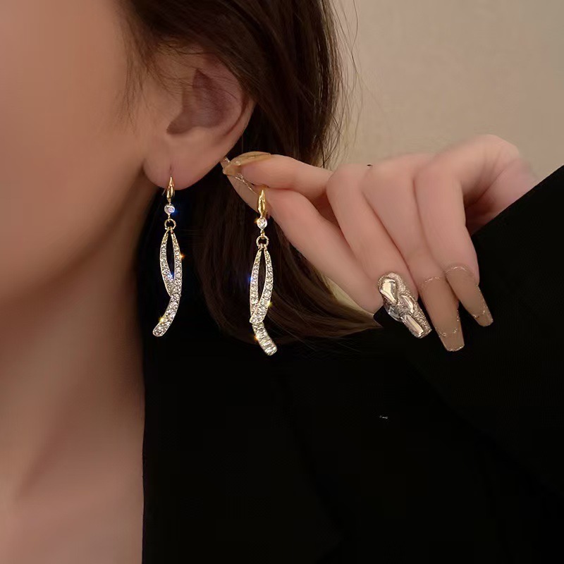 Golden jewelry,Golden Color Alloy Detail Rhinestone Earrings