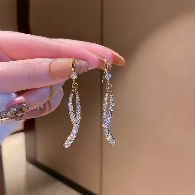 Golden jewelry,Golden Color Alloy Detail Rhinestone Earrings