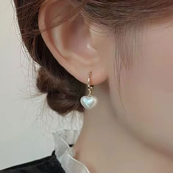 Golden jewelry,Golden Color Heart Metal Detail Earrings