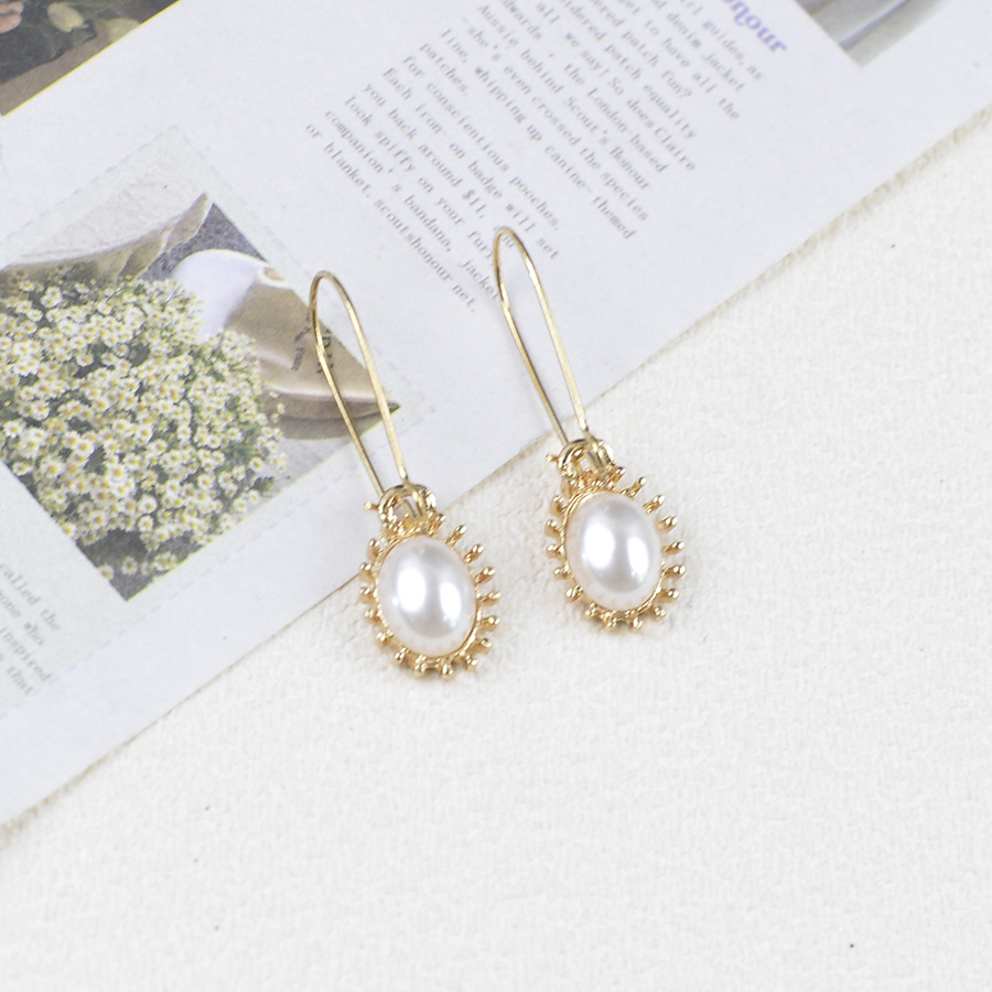 Golden jewelry,Geometric jewelry,Golden Pearl Design Geometric Alloy Earrings