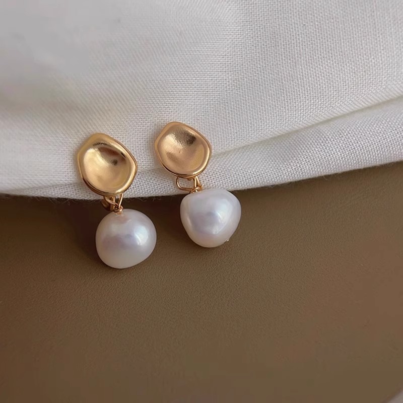 Golden jewelry,Golden Color Geometric Copper Detail Earrings