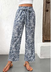 Hellblaue Hose mit geradem Bein und kleinem Blumenmuster
