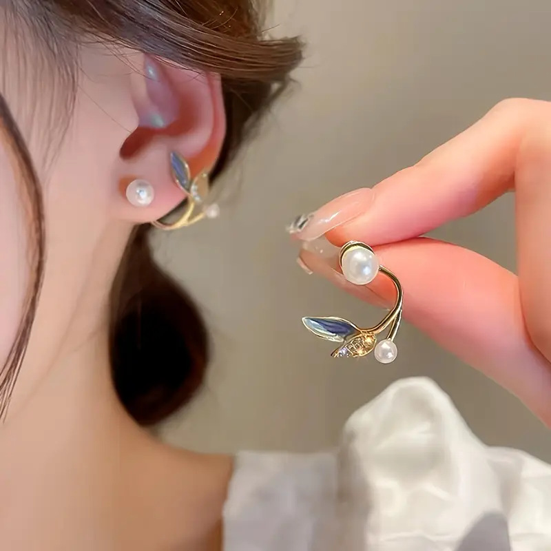 White jewelry,Plants jewelry,White Alloy Leaf Pearl Design Earrings