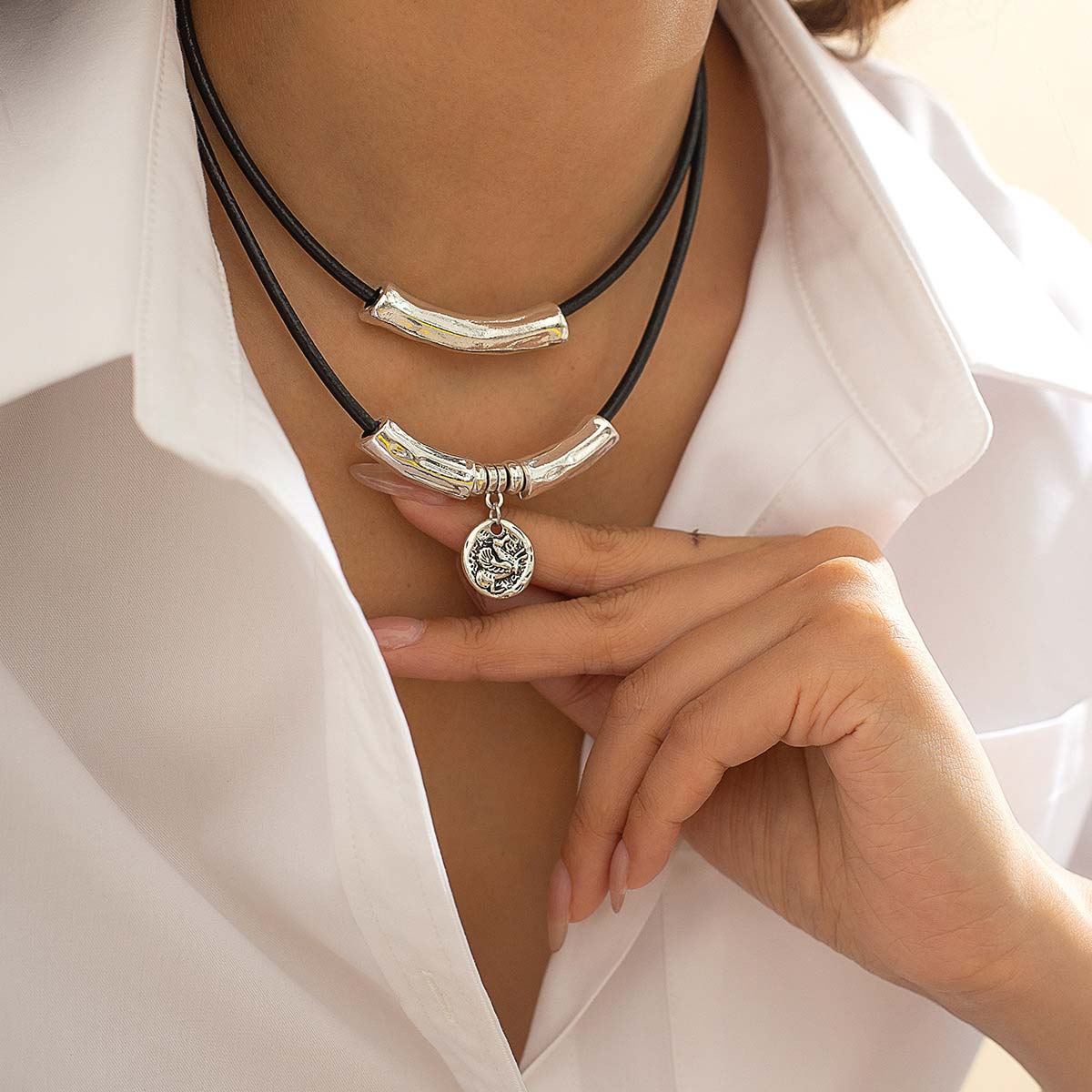 Silver jewelry,Other jewelry,Round Silver Embossed Alloy Necklace Set