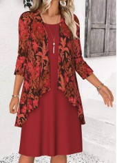 Rotita – Bauchbedeckung – Rotes Kleid und Strickjacke mit Blattmuster