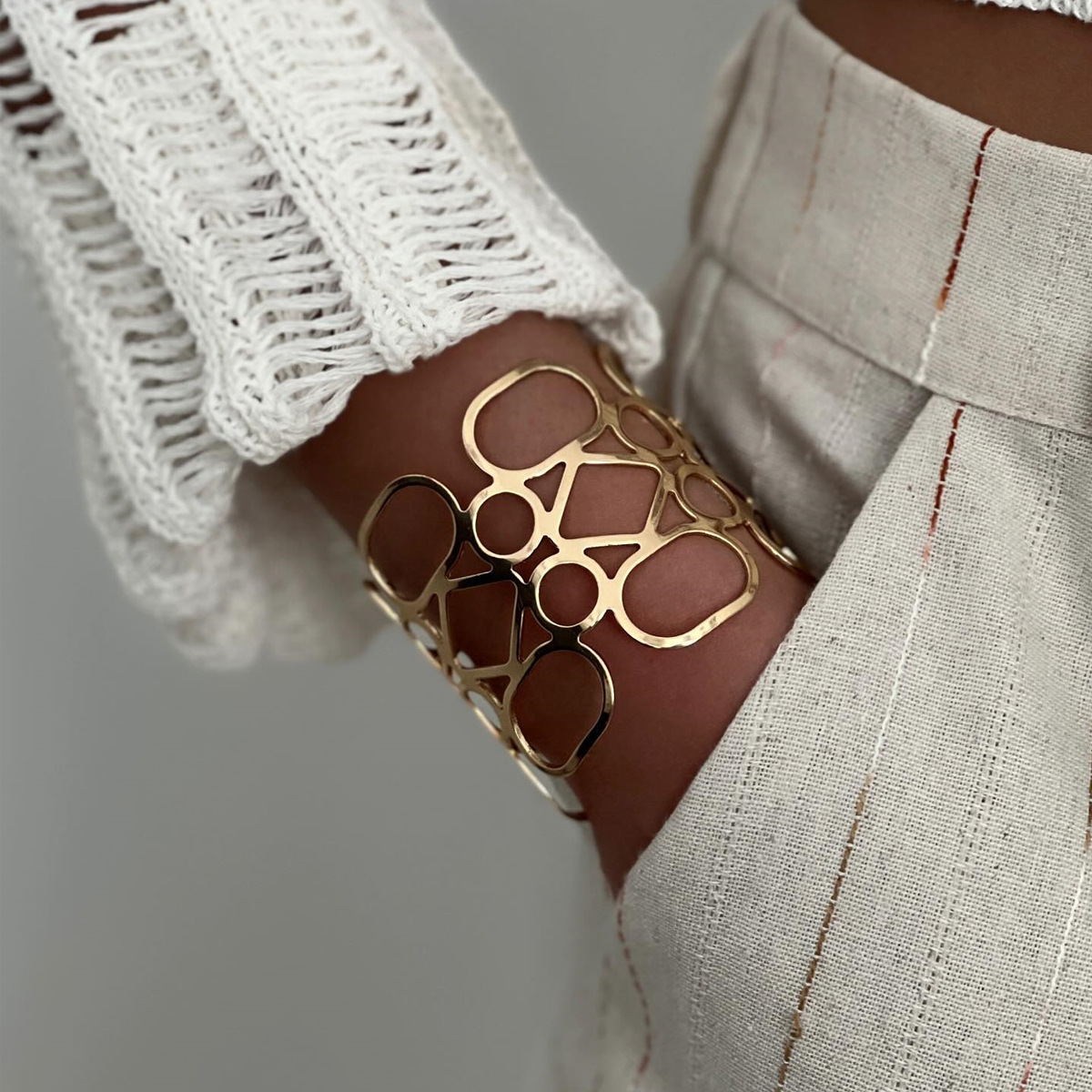 Golden jewelry,Golden Color Alloy Detail Openwork Bangle