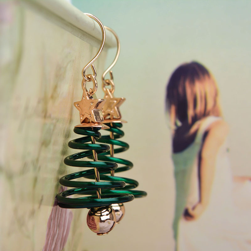 Green jewelry,Geometric jewelry,Christmas Tree Green Metal Star Earrings
