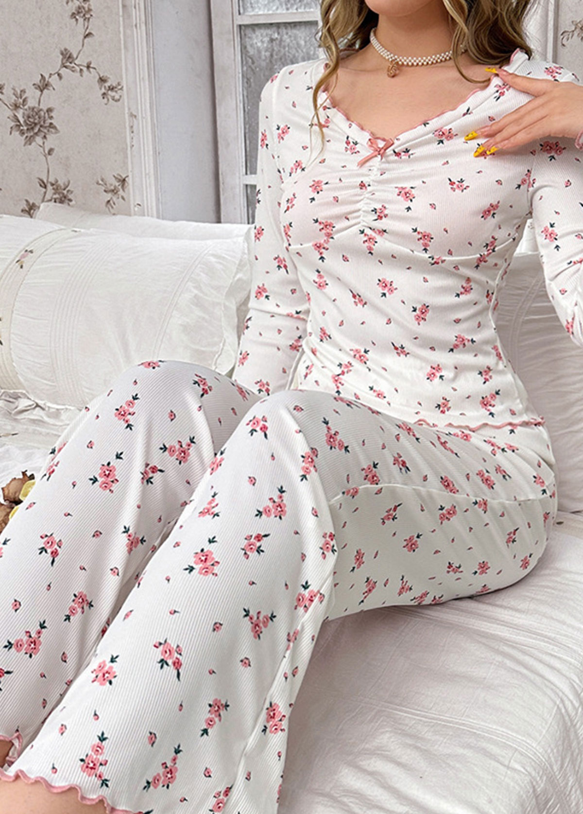 White loungewear,Ditsy Floral loungewear,Ditsy Floral Print White Lounge Top and Pants