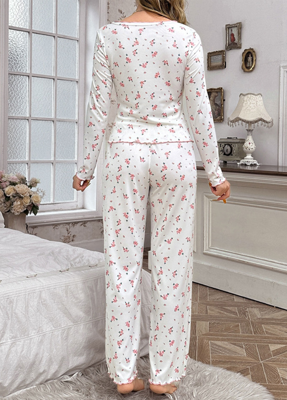 White loungewear,Ditsy Floral loungewear,Ditsy Floral Print White Lounge Top and Pants