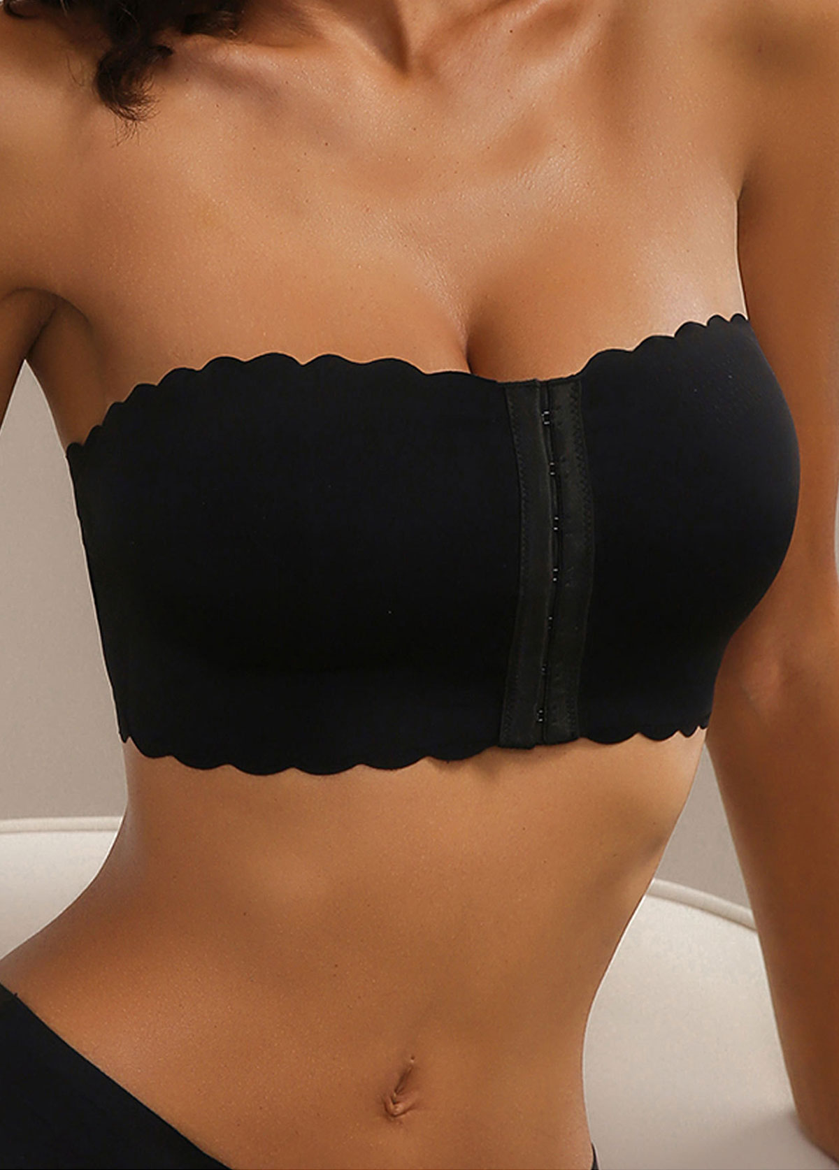 Black intimates,Plain Color intimates,Black Strapless Wavy Edge Seamless Bandeau Bra