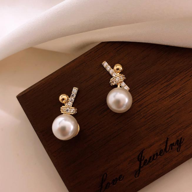 Golden jewelry,Geometric jewelry,Golden Pearl Bow Design Alloy Earrings