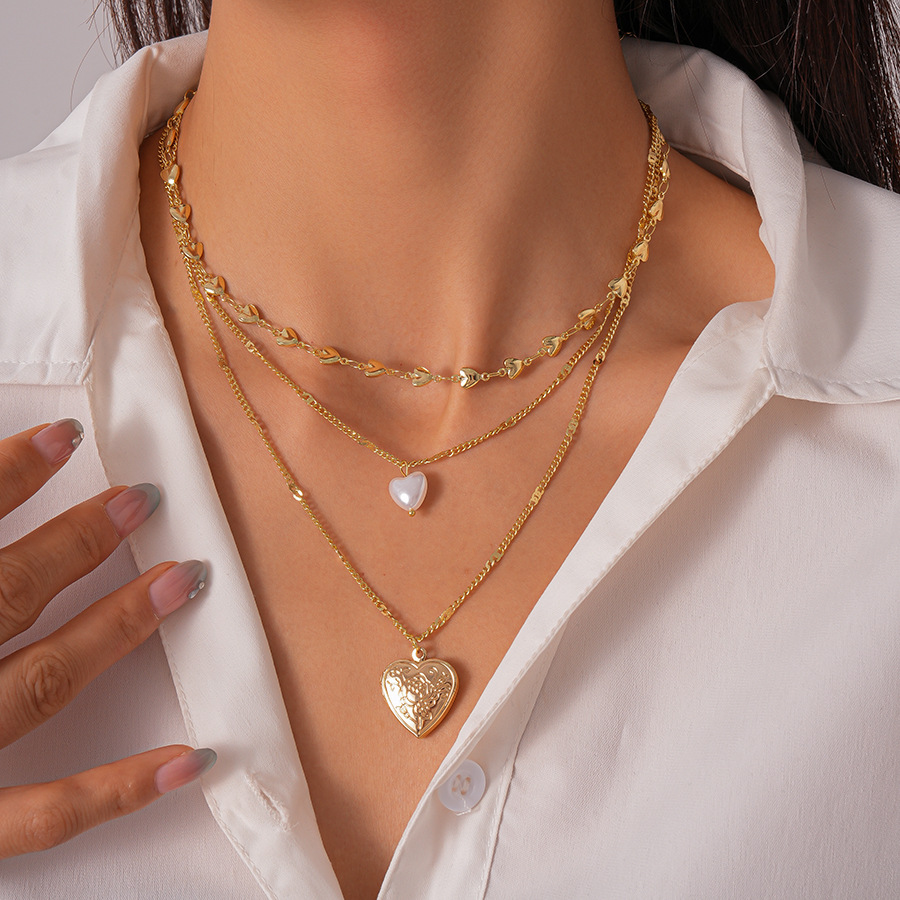 Golden jewelry,Golden Color Heart Alloy Detail Necklace