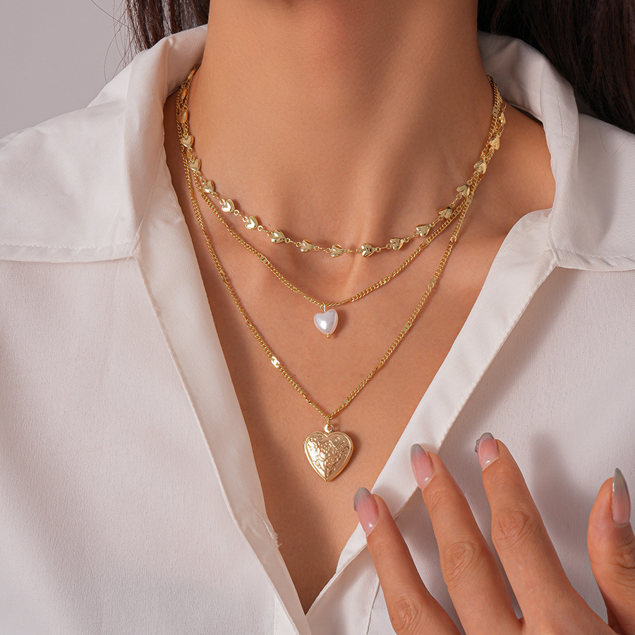 Golden jewelry,Golden Color Heart Alloy Detail Necklace