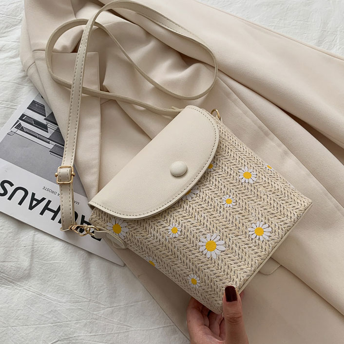 Light Camel accessories,Floral accessories,Plants accessories,Daisy Print Light Camel Flowers Magnetic Crossbody Bag