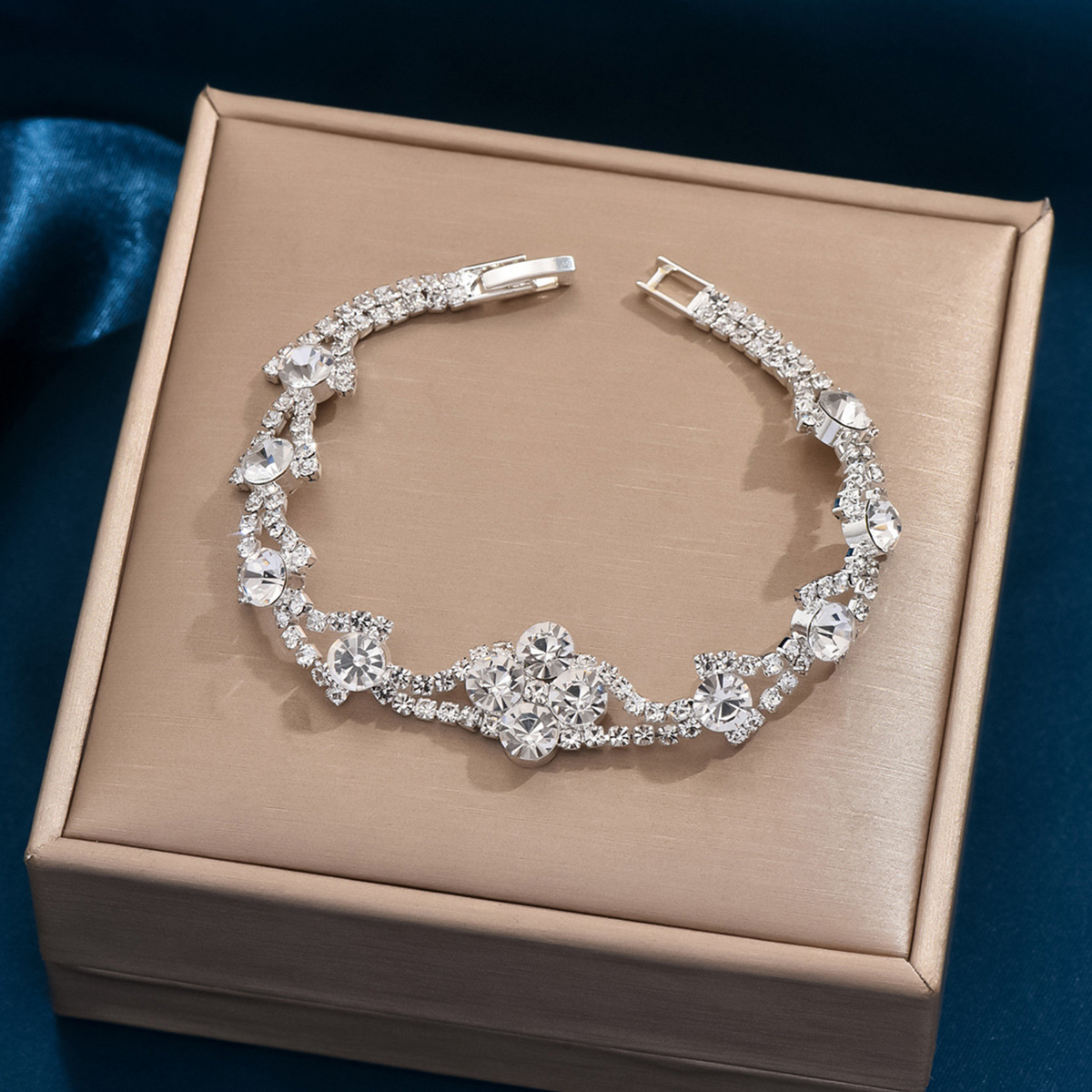Silver jewelry,Geometric jewelry,Silver Copper Diamond Sparkling Design Bracelet