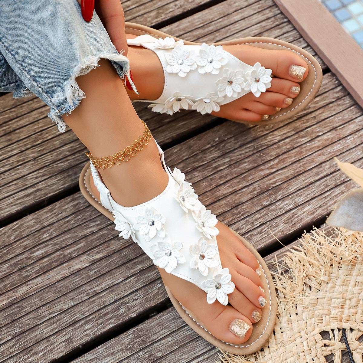 White shoes,Plain Color shoes,White Floral Falt Toe Post Sandals