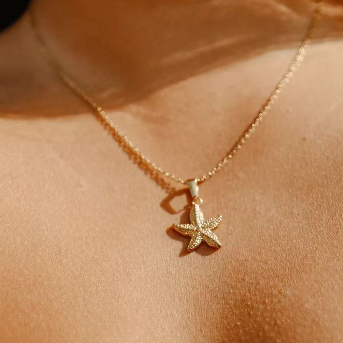 Golden jewelry,Animal Print jewelry,Golden Starfish Design Animal Alloy Necklace