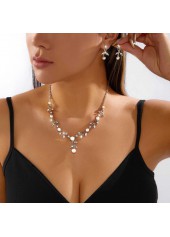 Boucles d'oreilles et collier en strass argentés