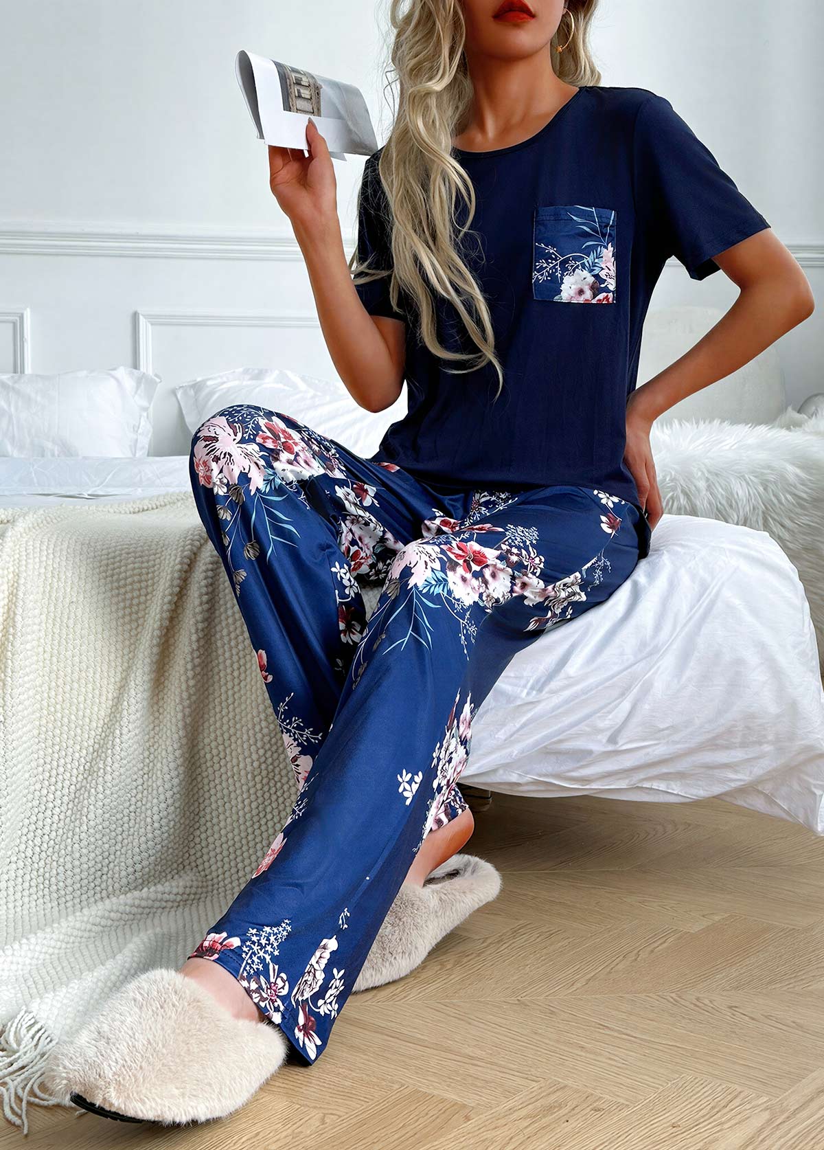 Navy loungewear,Floral loungewear,Plants loungewear,Floral Print Navy Round Neck Lounge Top and Pants