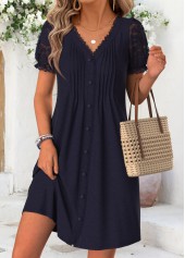 Robe courte à col en V Rotita bleu marine à coutures plissées