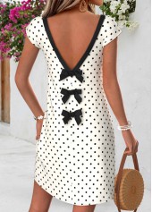 kurzes beigefarbenes Kleid von Rotita mit Polka-Dots und Bauchbedeckung sowie V-Ausschnitt