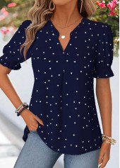 Bluse mit geschwungenem Saum geometrischem Muster und marineblauem V-Ausschnitt