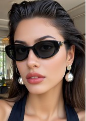 schwarze Sonnenbrille im Cat-Eye-Design