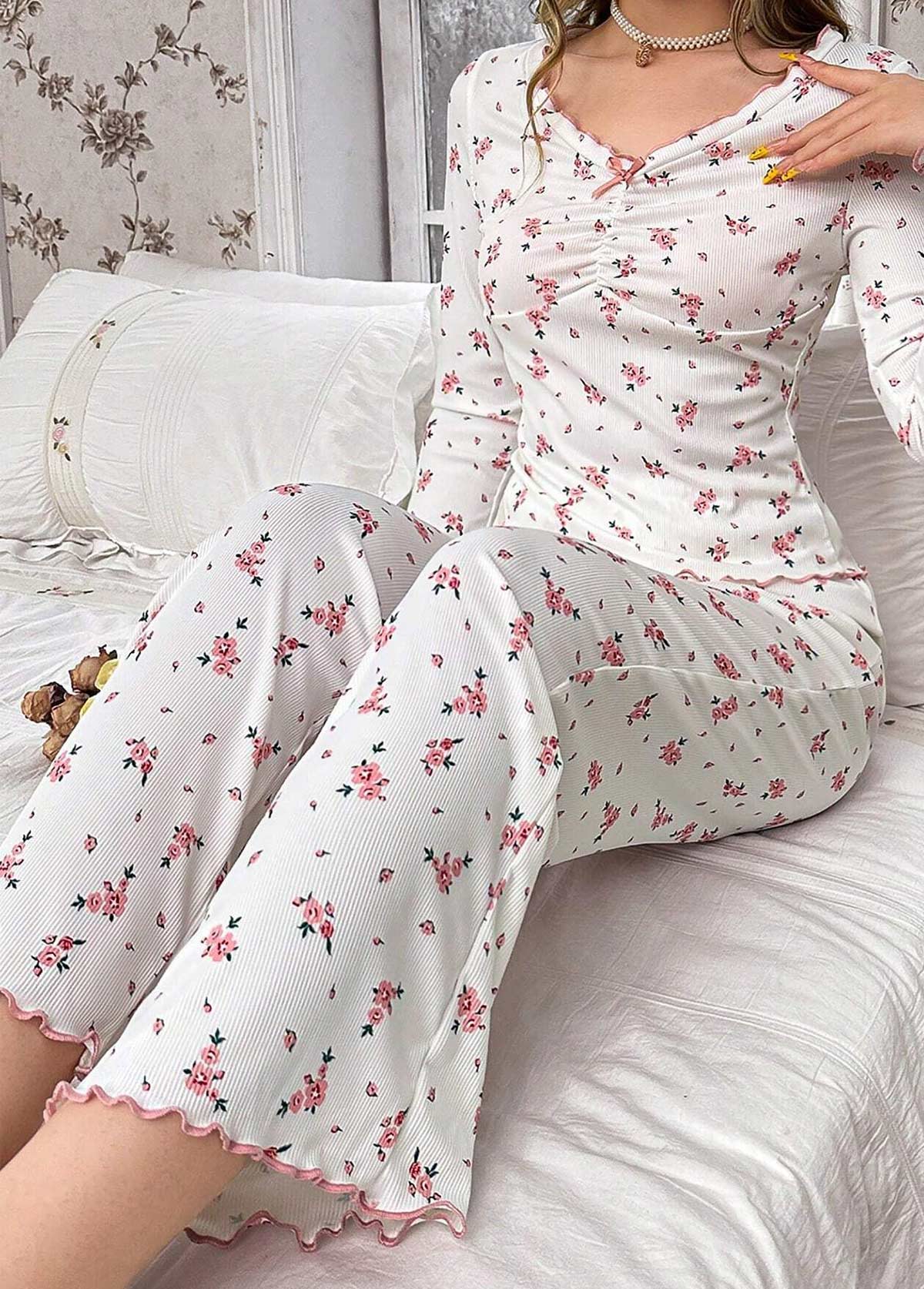 Light Pink loungewear,Ditsy Floral loungewear,Ditsy Floral Print Light Pink Lounge Top and Pants