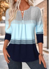 hellblaues T-Shirt mit geometrischem Rotita-Faltenstich
