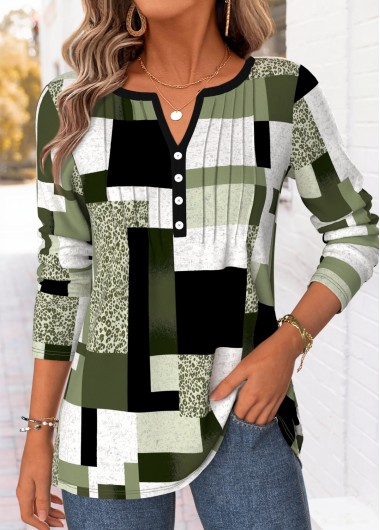 Green tops,Geometric tops,ROTITA Curved Hem Geometric Print Green Split Neck T Shirt