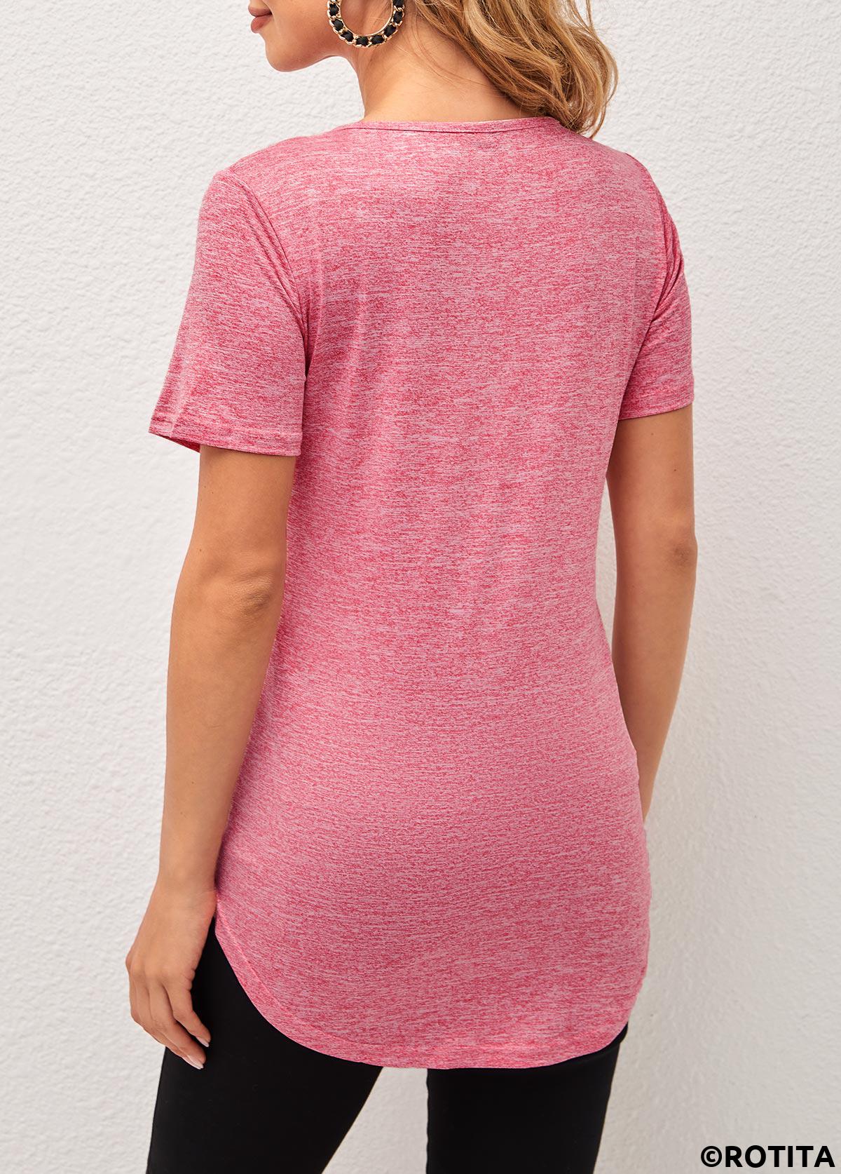 Rosa T-Shirt mit kurzen Ärmeln und V-Ausschnitt und Quastendetail