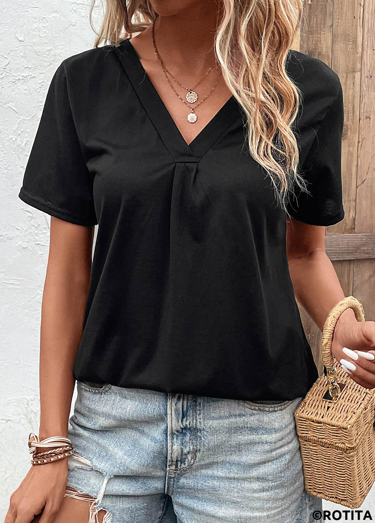 T-shirt noir à col en V et manches courtes