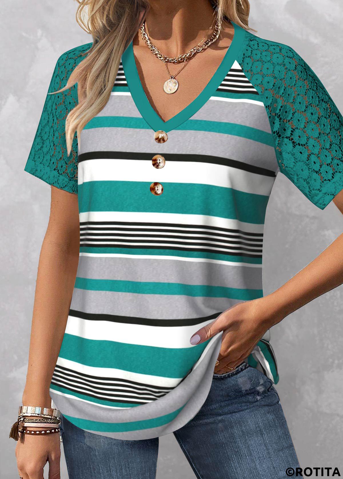 Gestreiftes Rotita-Patchwork-T-Shirt in Cyan mit V-Ausschnitt