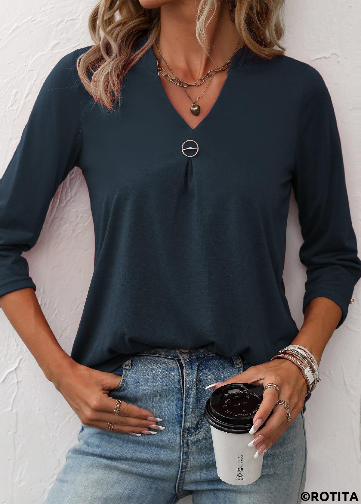 Marineblaues T-Shirt mit Rundhalsausschnitt und Kreisring von Rotita