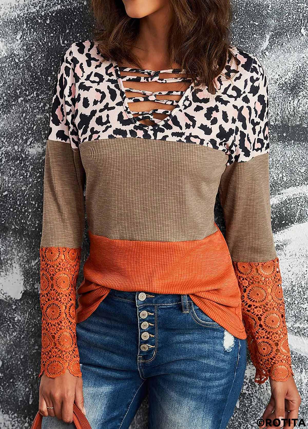 Orange tops,Leopard tops,Contrast Color tops,ROTITA Twist Leopard Orange V Neck T Shirt