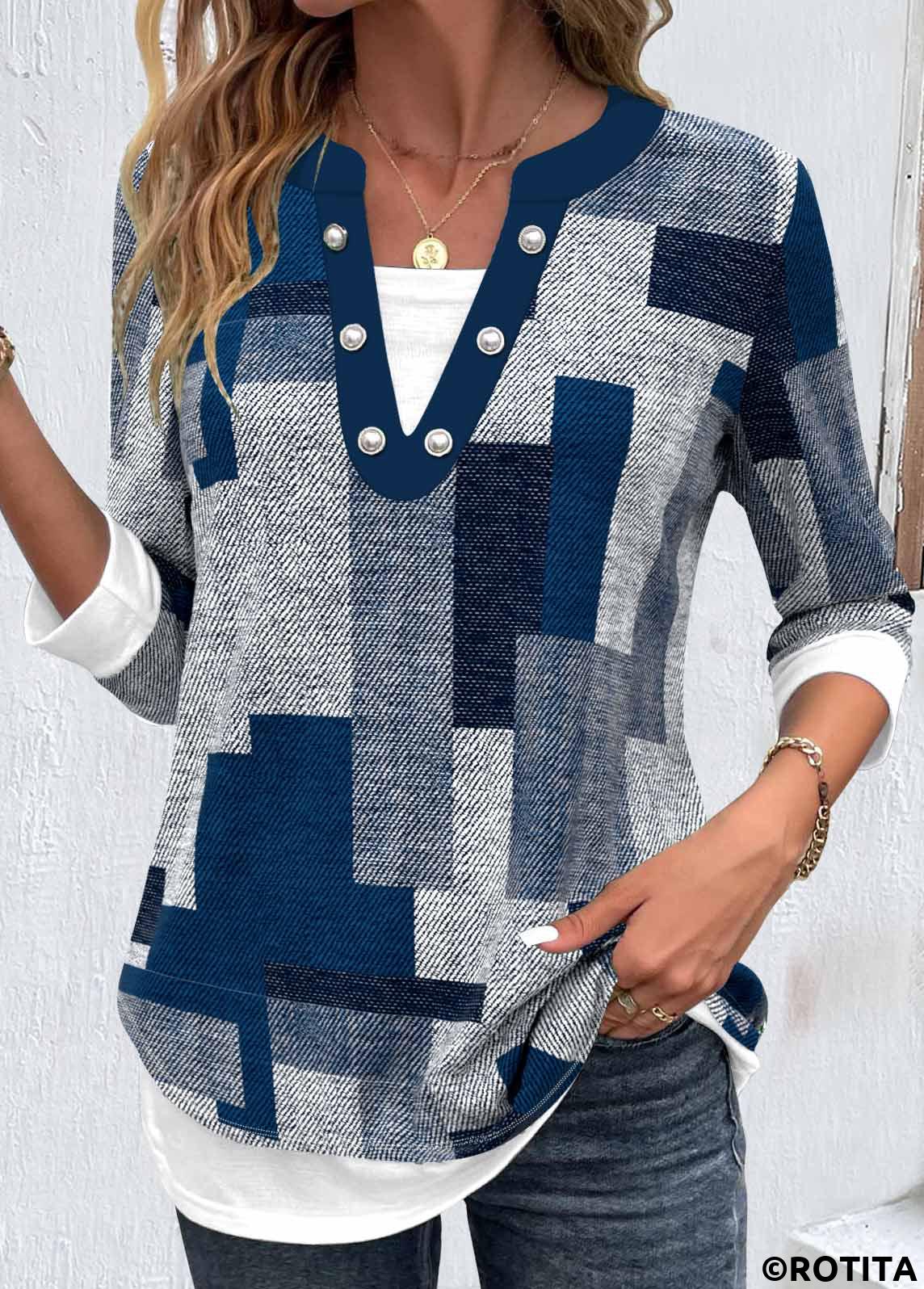 Rotita Fake 2-in-1-Bluse mit geometrischem Aufdruck in Staubblau mit geteiltem Ausschnitt