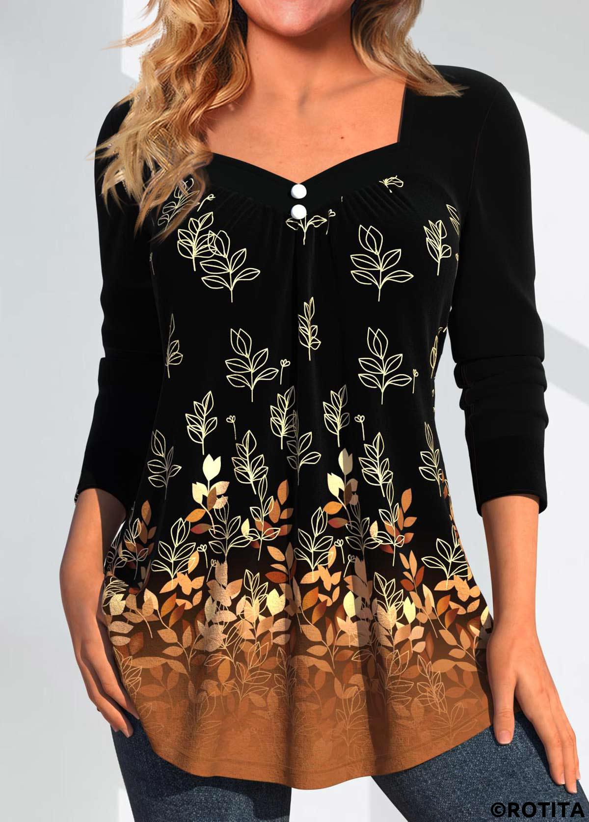 T-Shirt mit Rotita-Knopf und zufälligem Blumendruck in dunklem Kamel