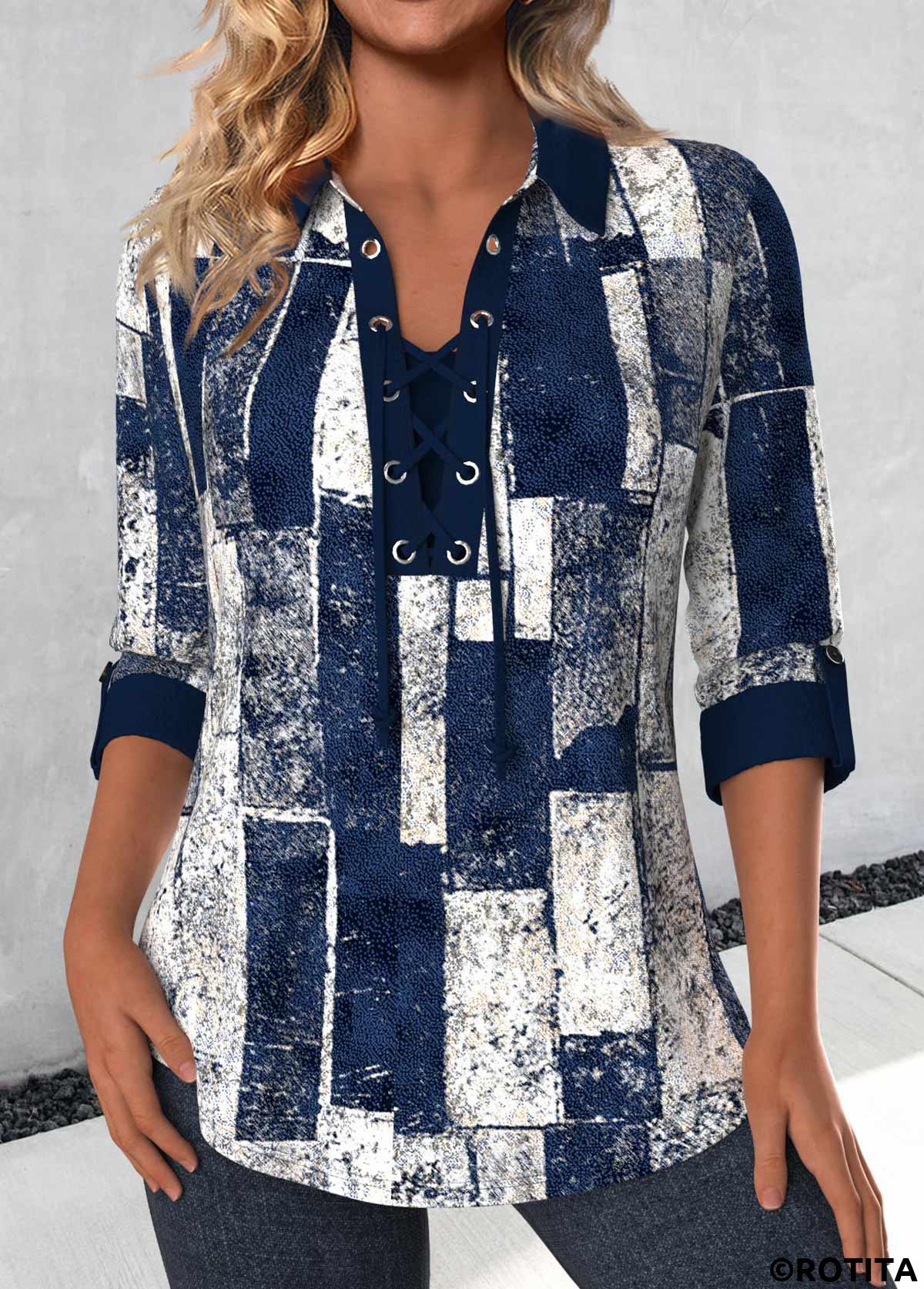 Rotita – Marineblaue Bluse mit 3/4-Ärmeln und Schnürung im geometrischen Muster