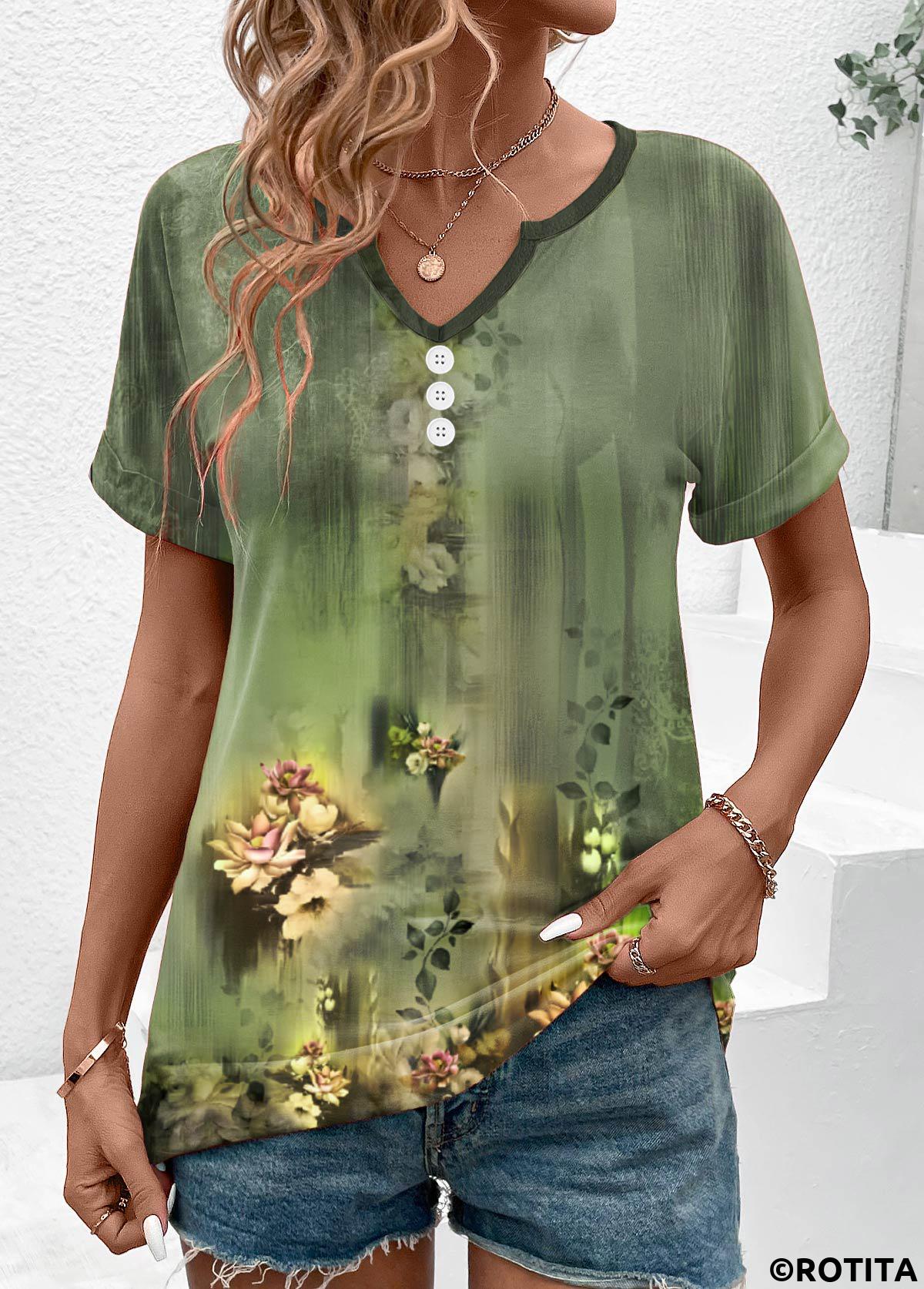 T-Shirt mit Schlitzkragen und Blumendruck in Salbeigrün