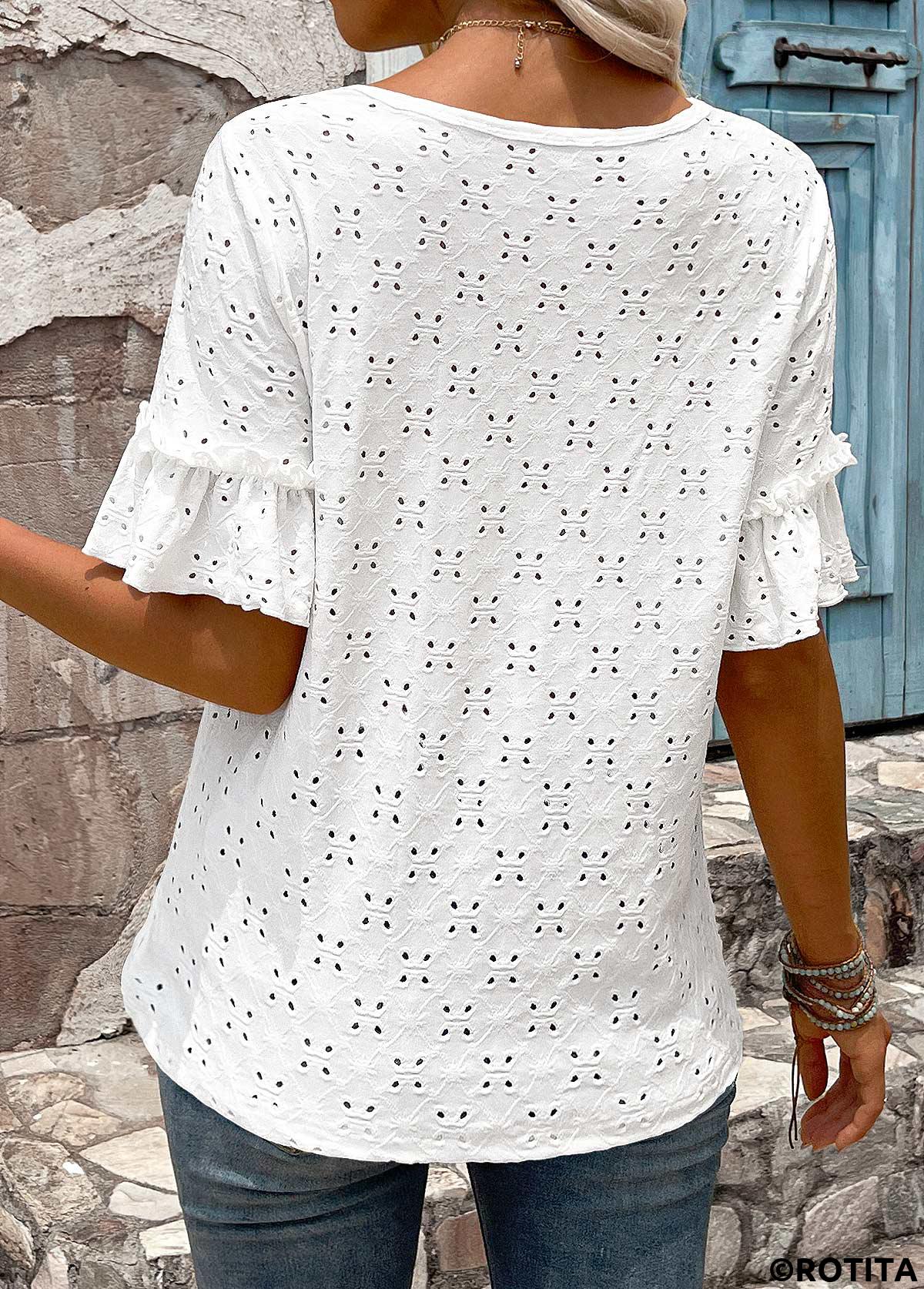 t-shirt blanc à manches courtes et col en V