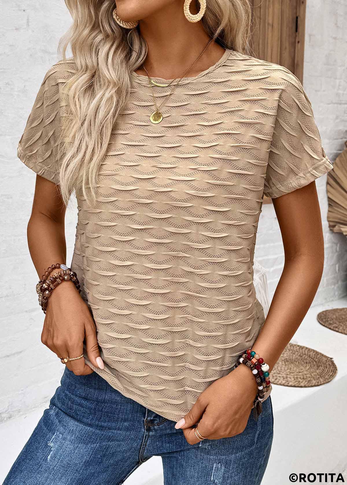 t-shirt col rond en tissu texturé camel clair