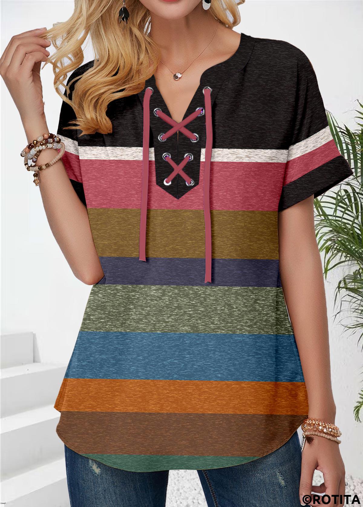 Rotita Patchwork – Mehrfarbiges kurzärmliges T-Shirt mit geschlitztem Kragen